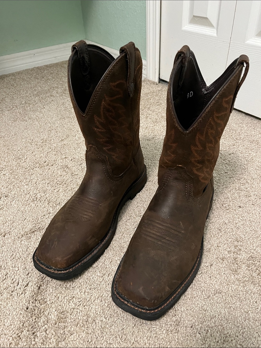 Ariat Brown Leather Cowboy Boots with Stitch Detail 9